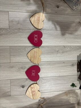Rustic Heart Garland Wall Decor in Pink and Natural Wood
